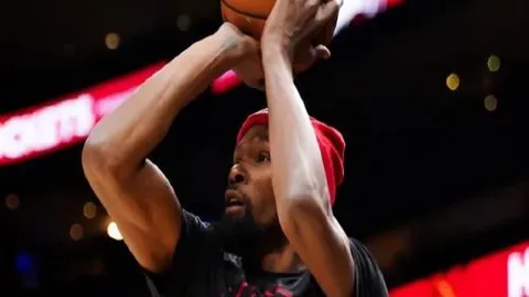 【半场战报】曼城2-0领先利兹联，福登速射建功，格瓦迪奥尔关键扑救！