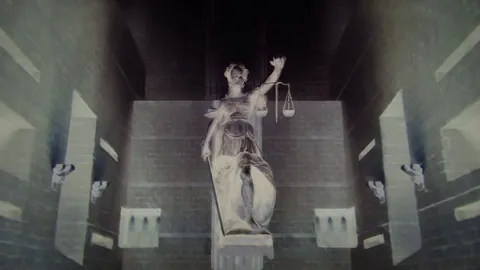 世预赛关键对决：韩阿激战在即，孙兴慜领衔黄喜灿出战，李刚仁预备替补登场